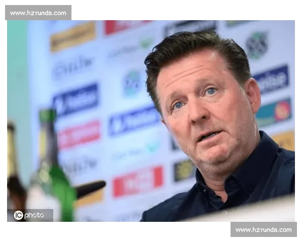 官方:蒂茨回归汉诺威执教 签约两年剑指升级 官方:蒂茨回归汉诺威执教 签约两年剑指升级